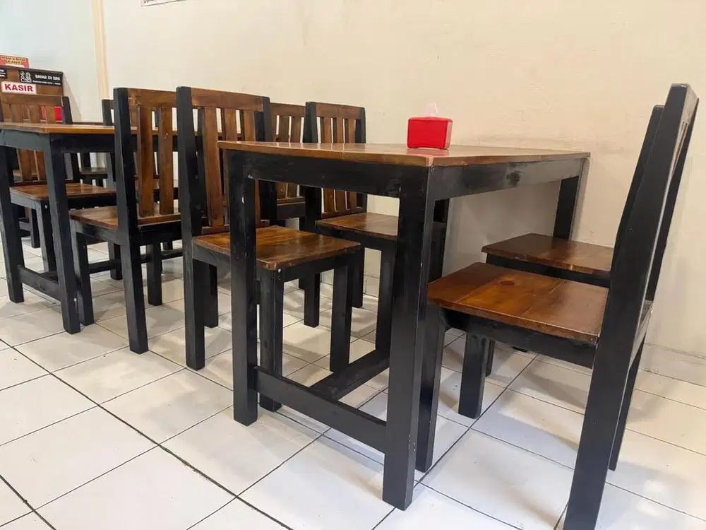 MEJA MAKAN KURSI BEKAS RESTO