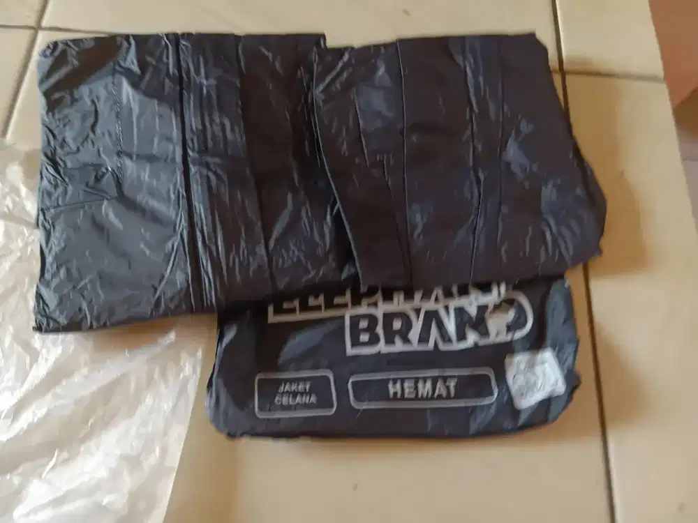 Dijual Jas Hujan sepasang merk elephant. Awet baru, bahan bagus. NEGO