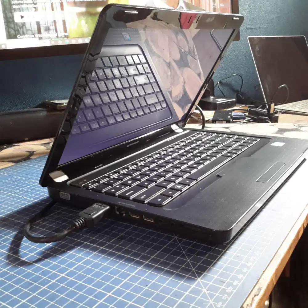 Laptop Compaq Presario CQ42 minus LCD