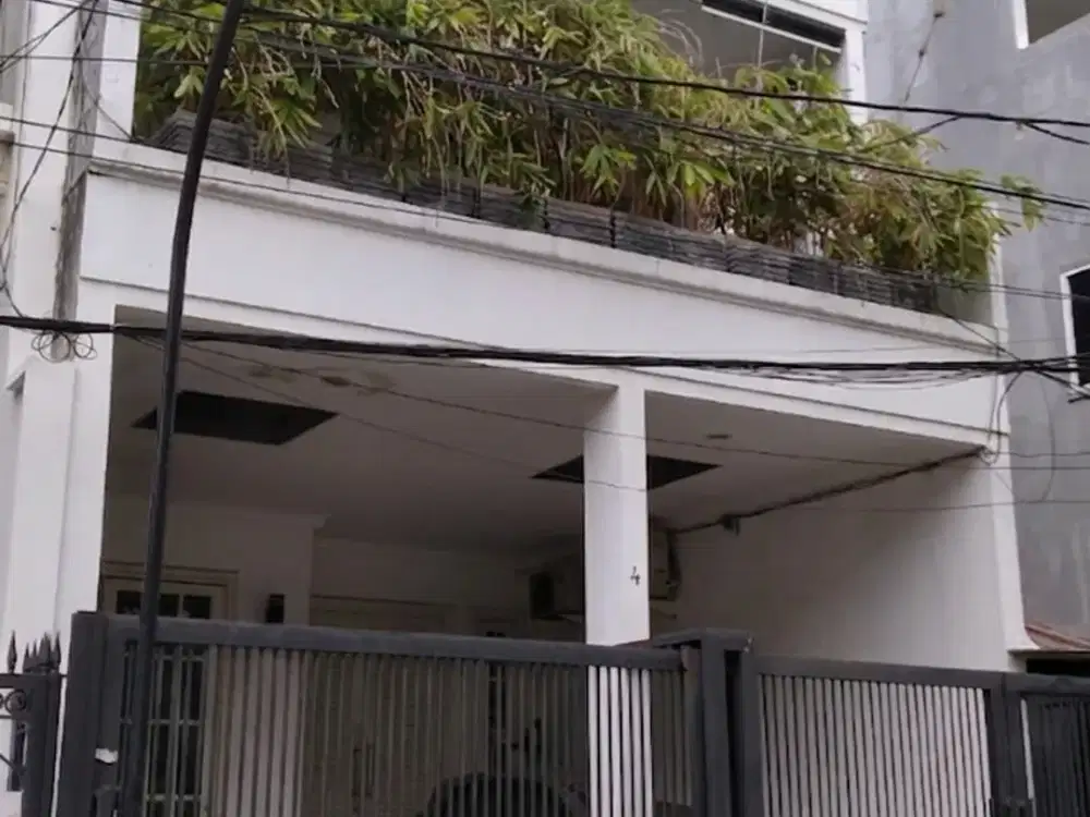 Jual Cepat Rumah 3 Lantai Bagus di Kelapa Gading