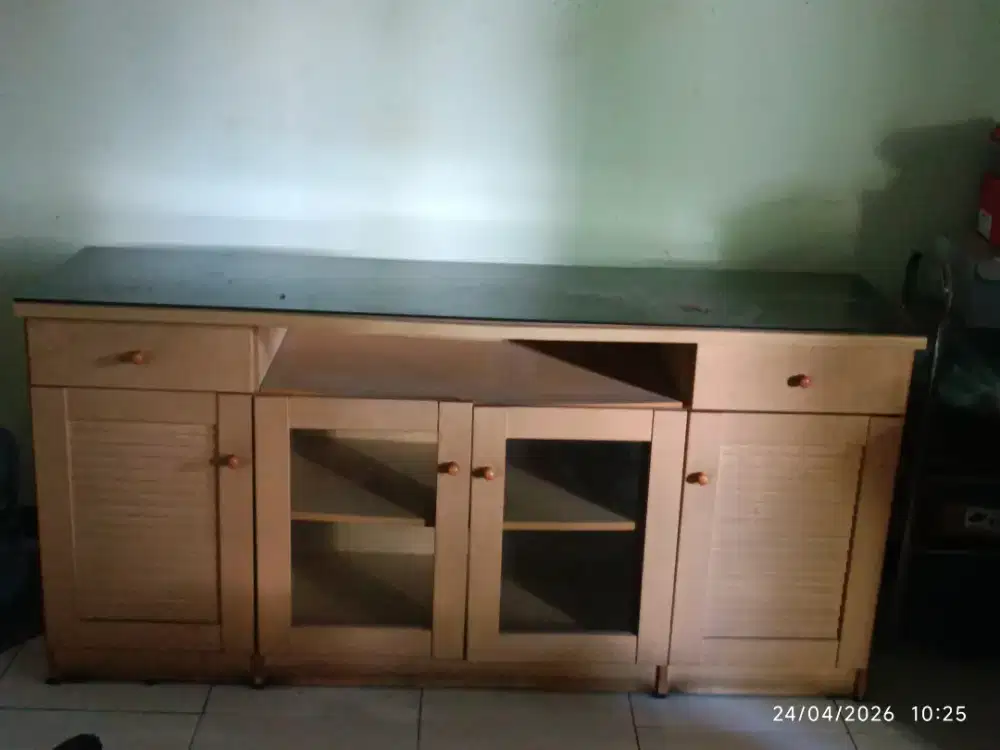 Buffet atau rak panjang