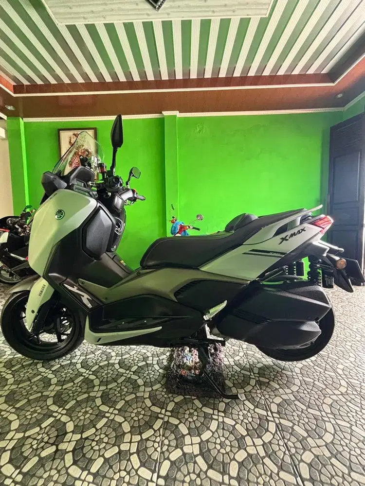 XMAX ABS CONNECTED 2023