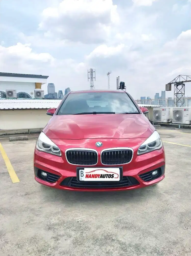 BMW 218i Tahun 2015 Automatic Merah Metalik