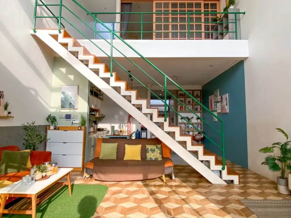 Dijual Rumah 3 Lantai Siap Pakai Nyaman aman Lokasi di Komplek Perumahan Cisaranten Kulon Bandung