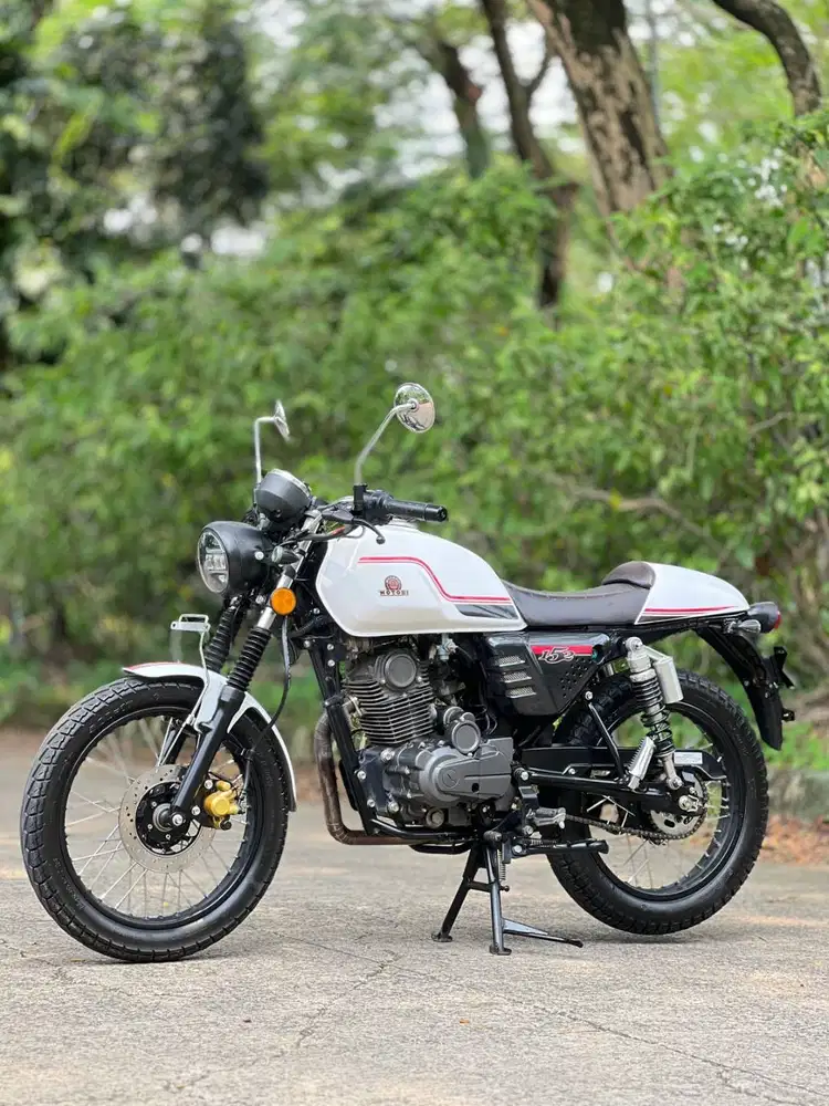 BENELLI MOTOBI 152 PUTIH 2024 KM RENDAH PAJAK PANJANG NO MINUS