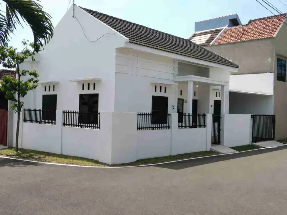 Di sewakan bersih dekat RS Oen Kandang sapi solo