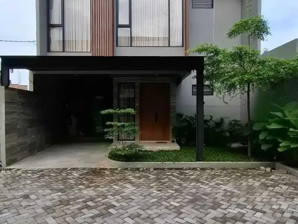 Dijual rumah exclusive lokasi startegis kledokan Belakang Ambarukmo Plaza yogyakarta