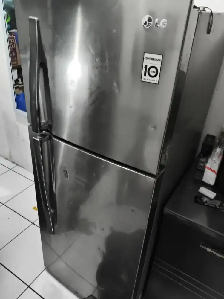 Kulkas bekas 2 pintu