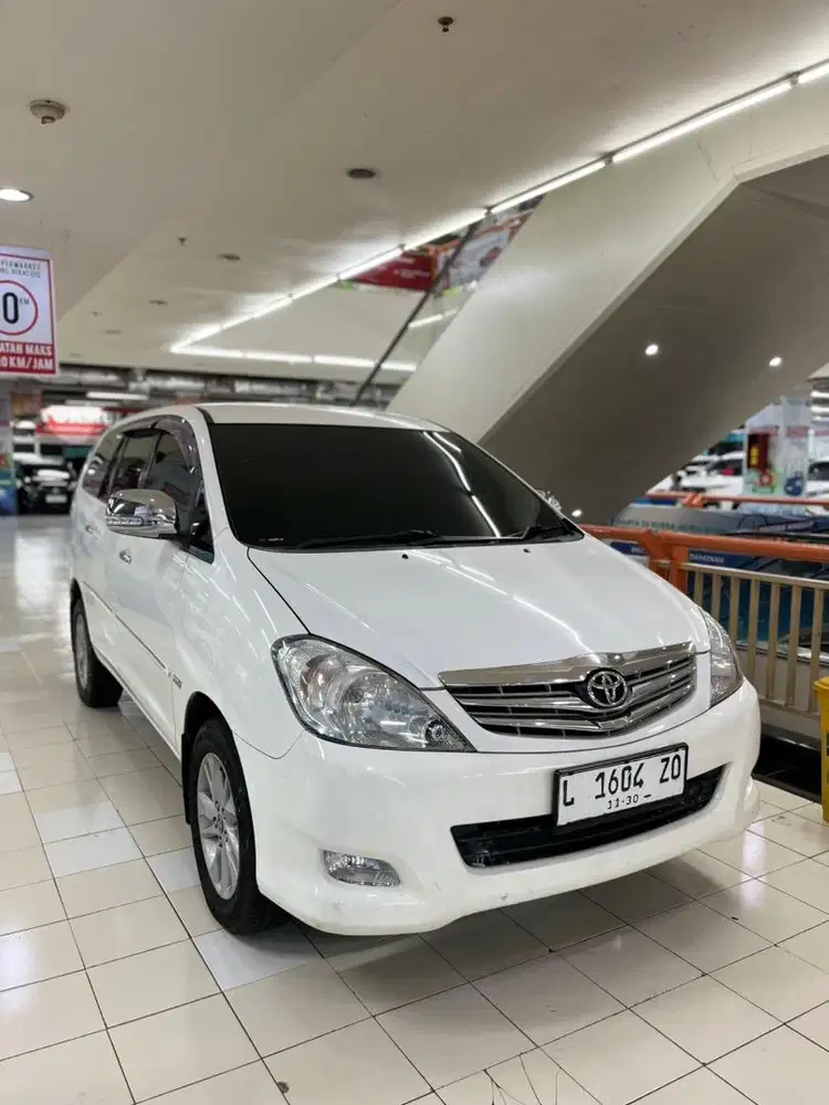 Toyota Grand Innova V Matic AT 2.0 Bensin 2010
