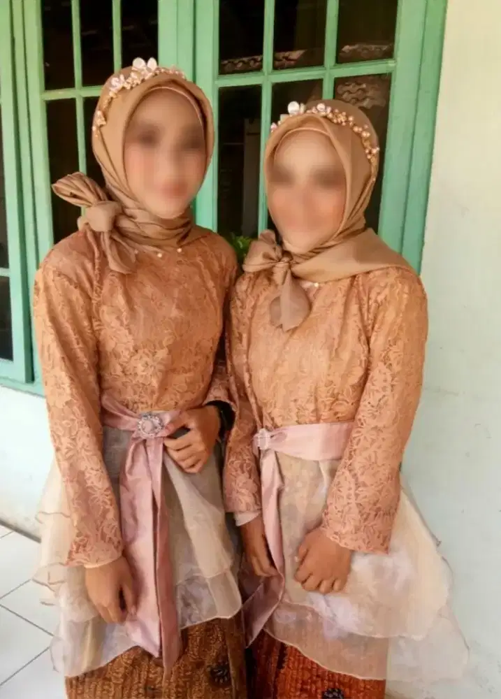 kebaya mocca brukat