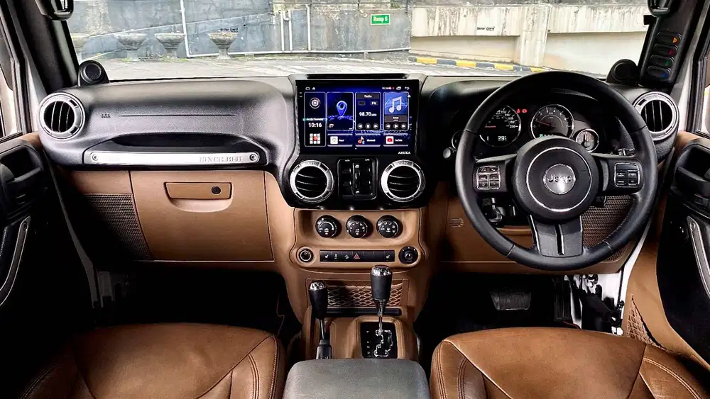 KM27RB Jeep Wrangler Original Rubicon 4-Doors FACELIFT NIK 2014 Full M