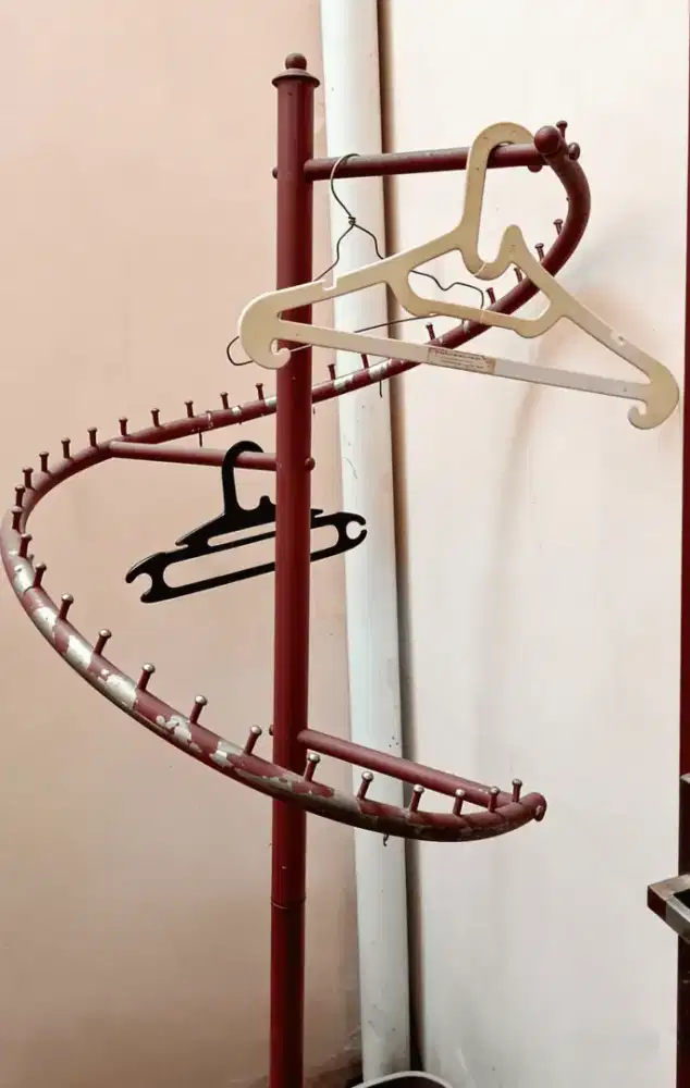 Gantungan baju stainless steel model Spiral