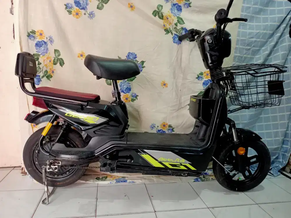 Sepeda listrik Mulus,Lampu2 normal,Batere bagus,Siap pakai,BU,Curug.