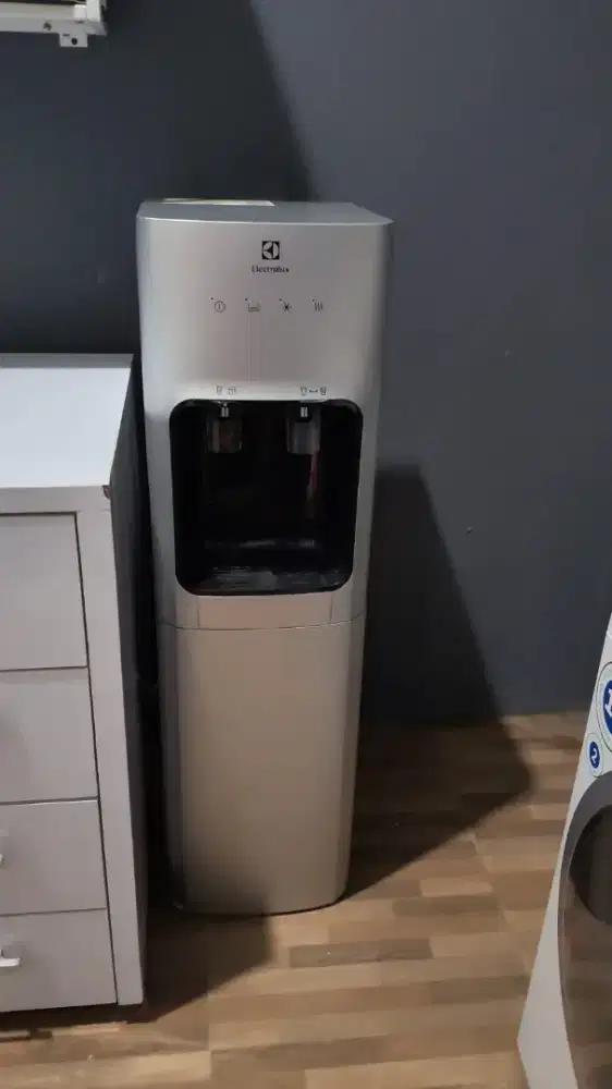 Dijual dispenser electrolux