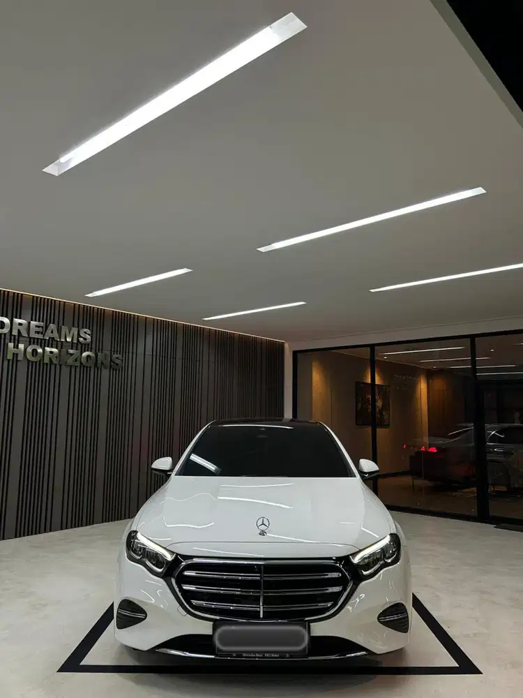 Mercedes-Benz E300 AMG A/T 2025/2023