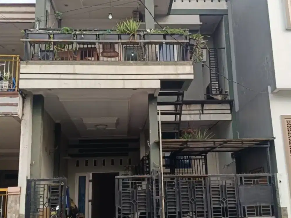 Rumah 2 Lantai Dekat Tol di Jatiasih Bekasi