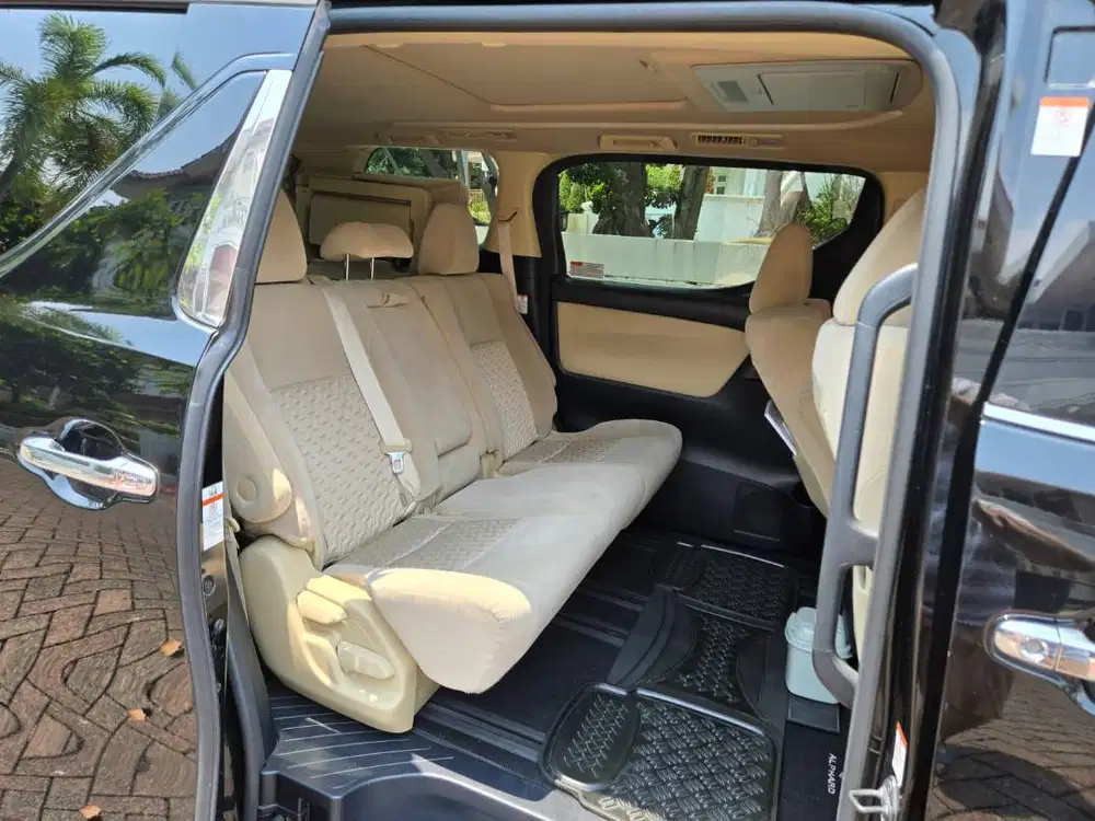 Toyota Alphard tahun 2015