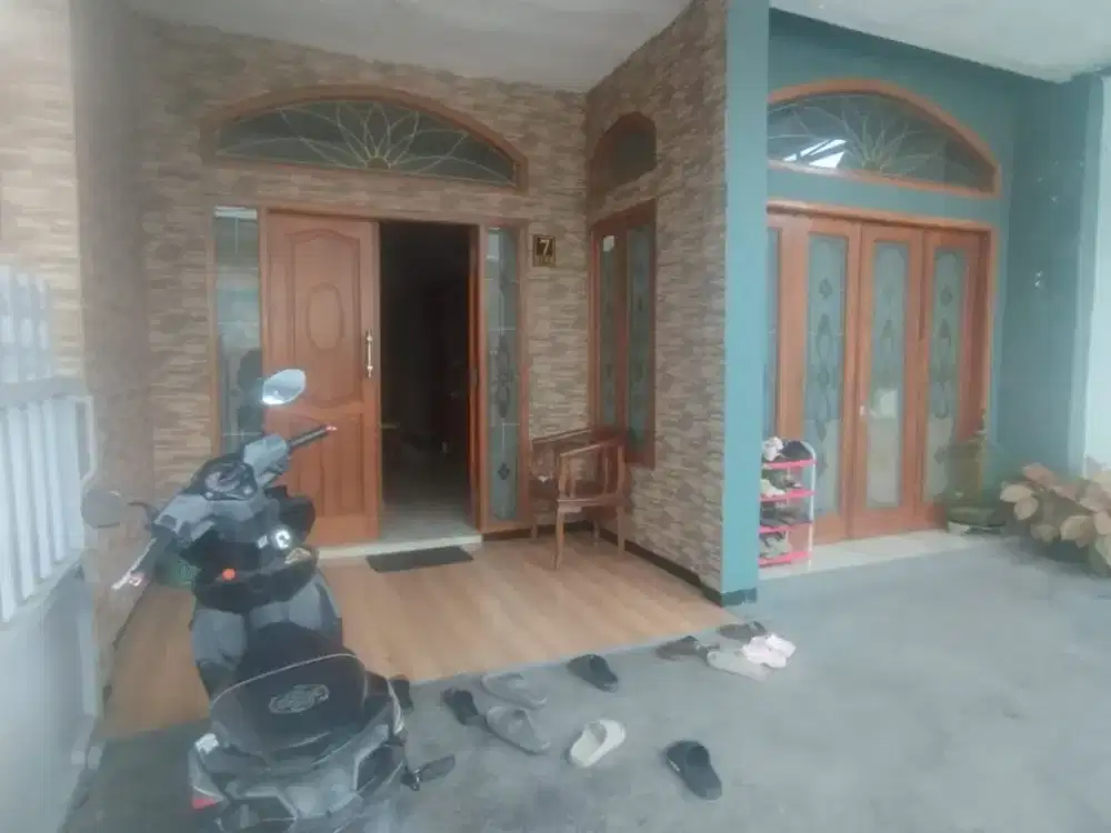 Di jual rumah murah lantai 2 lokasi abdillah tirtomoyo pakis malang