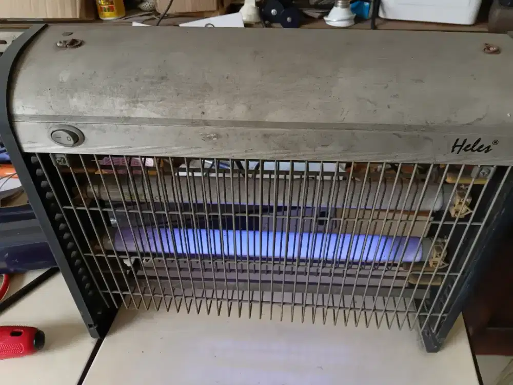 Lampu perangkap nyamuk lalat