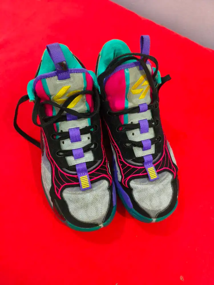 Sepatu nike Jordan luka original like new