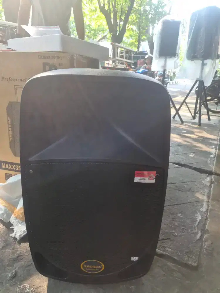 DusenBerg speaker portable 15 inch