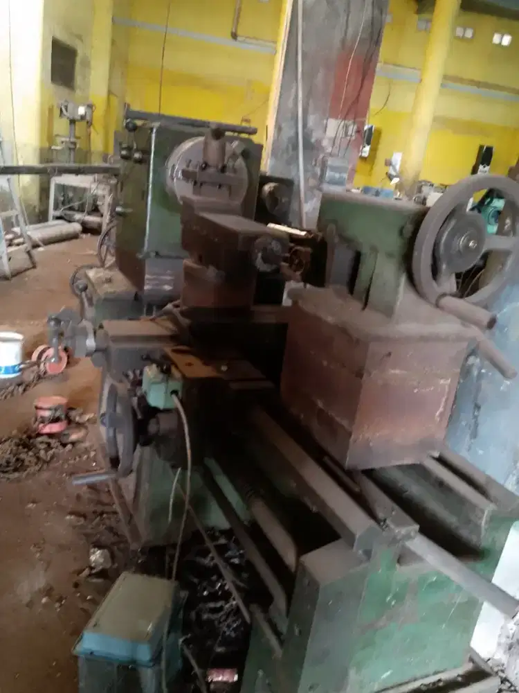 Mesin Bubut mesin bubut