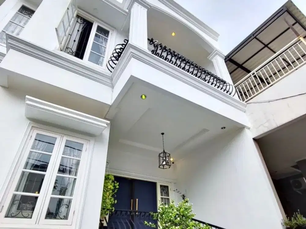 Rumah Minimalis for Sale in Jakarta Selatan, DKI Jakarta