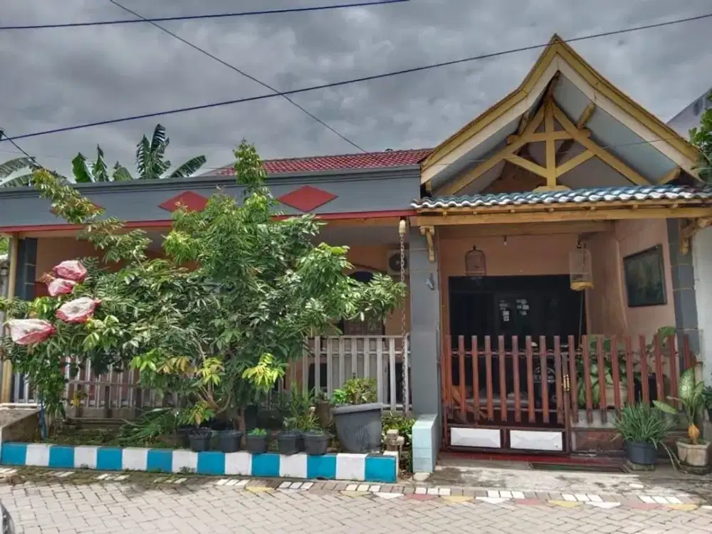 Rumah Rungkut Terawat Strategis dekat MERR