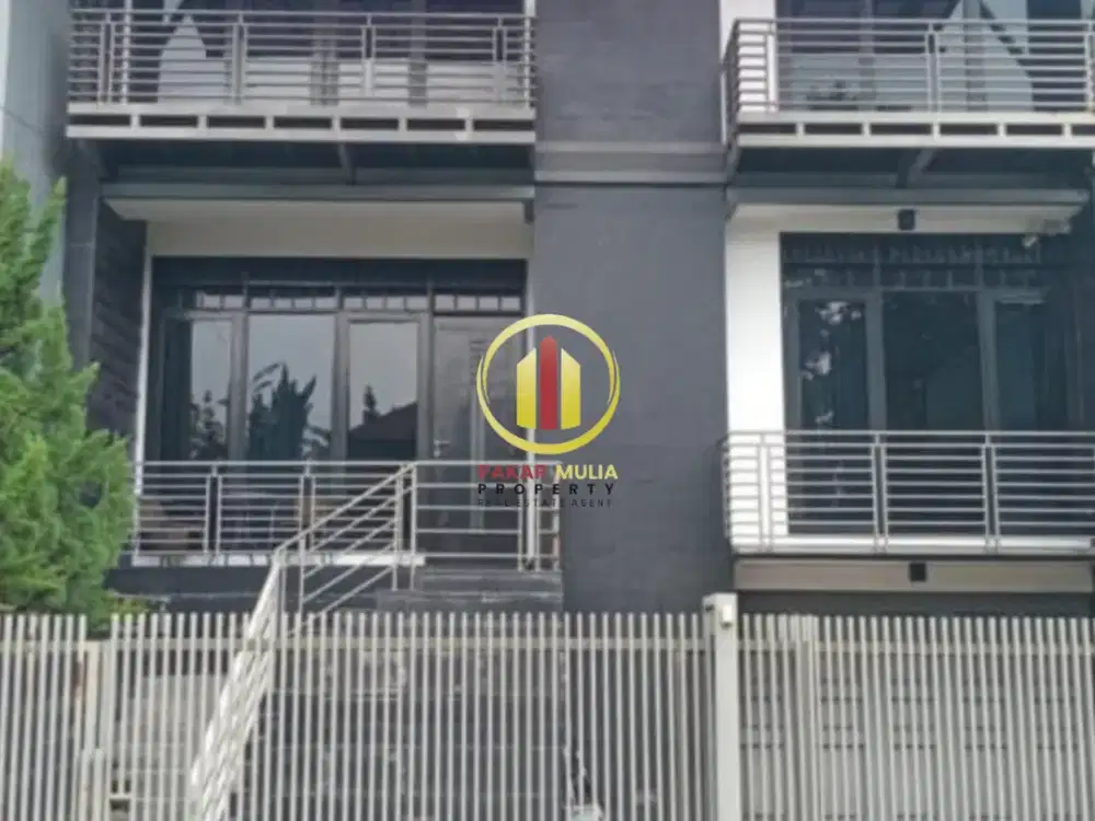 RUMAH LUX FURNIS DI SETRASARI PASTEUR BANDUNG