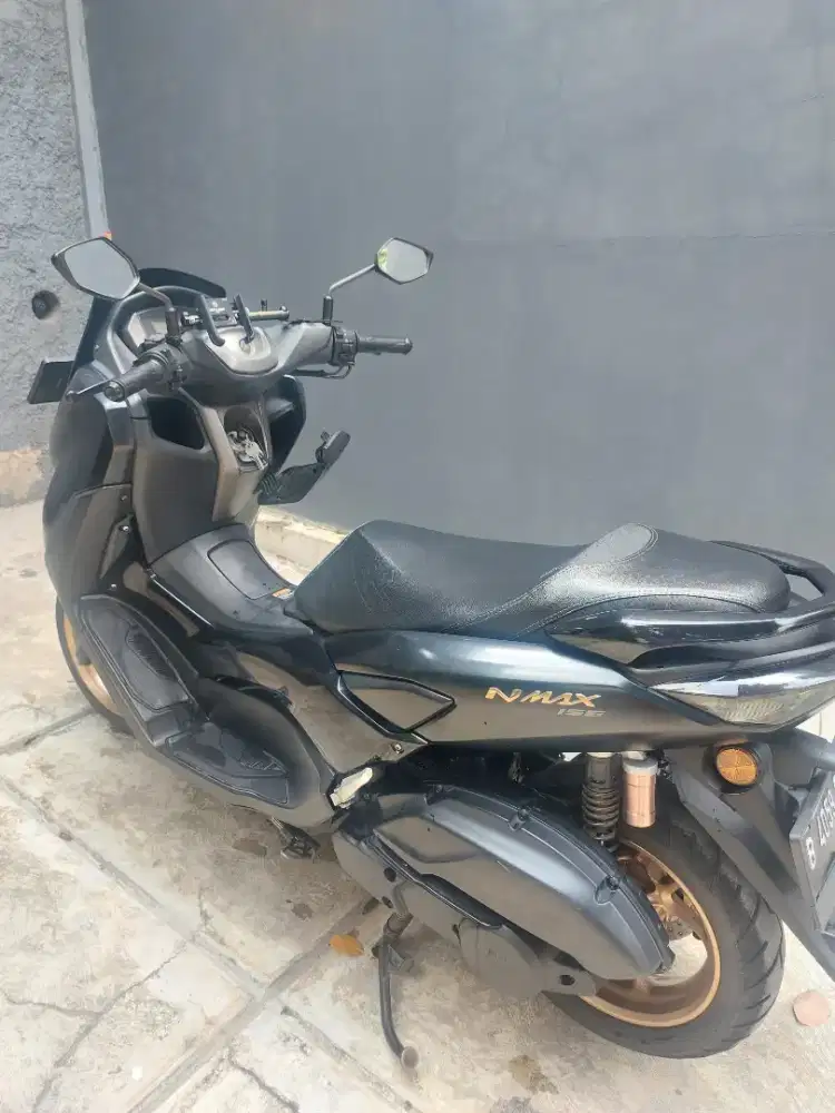 Nmax 2021 standaed hitam