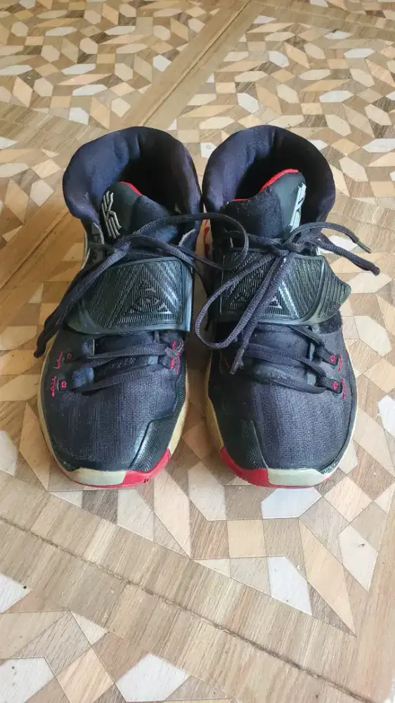 NIKE KYRIE 6 SIZE 44