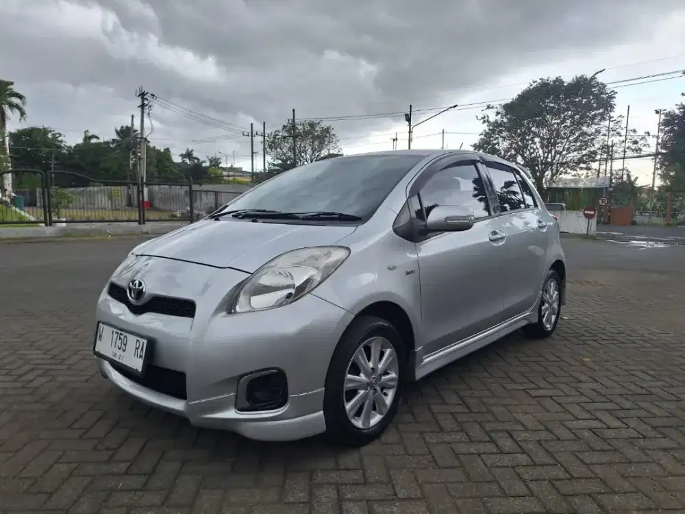 Toyota Yaris E automatic matik
