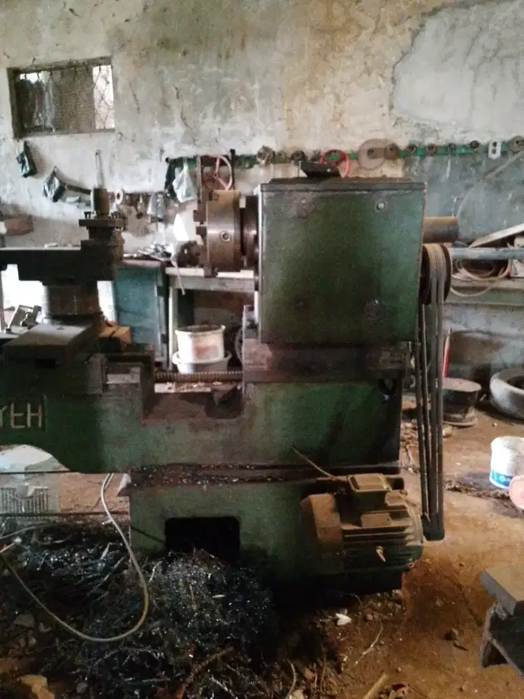 MESIN BUBUT bubut mesin