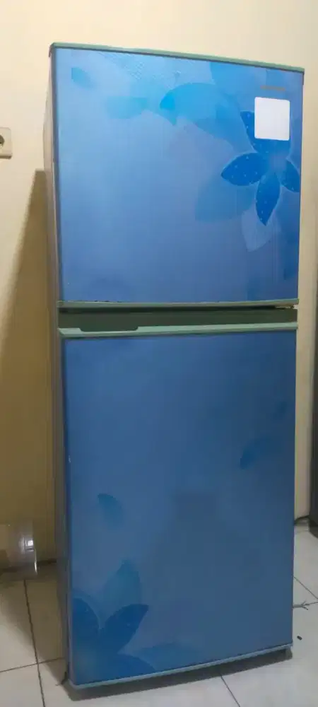 Kulkas 2 pintu SHARP