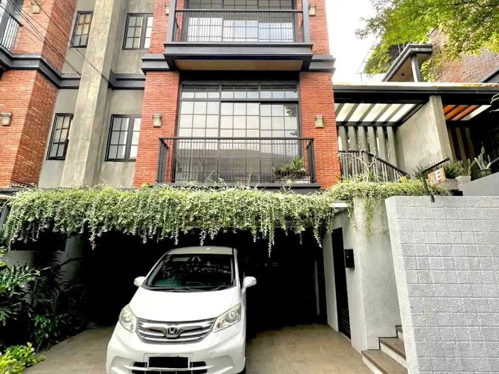 Jual Rumah LT 143 LB 256 di Cipete Jakarta Selatan