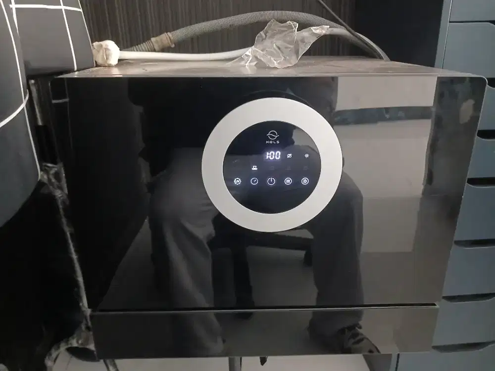 Dishwasher mesin pencuci piring otomatis