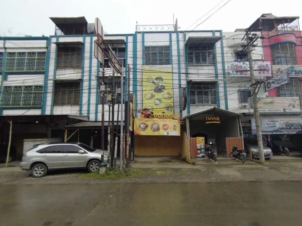 Ruko di Jalan Krakatau ( Depan Bank Danamon )