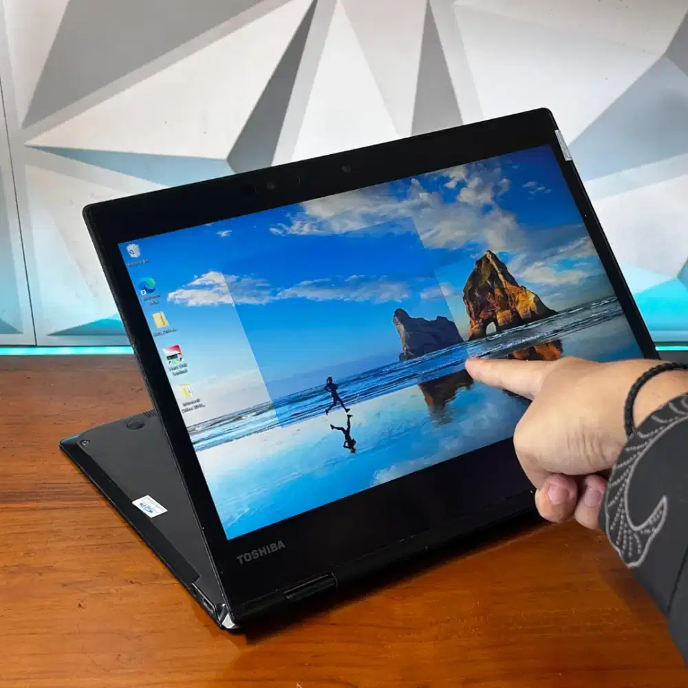 Toshiba Portege X20w-e 2in1 Touchscreen Core I5-8250u Ram 8 Ssd 256