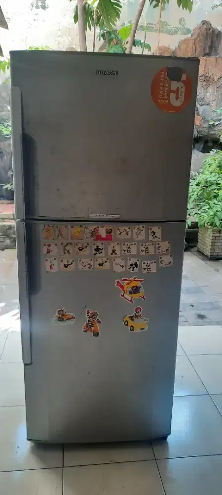 REFRIGERATOR HITACHI BEKAS TERAWAT