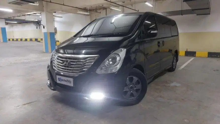 Hyundai H-1 2.4 Elegance Bensin-AT 2016 Hitam