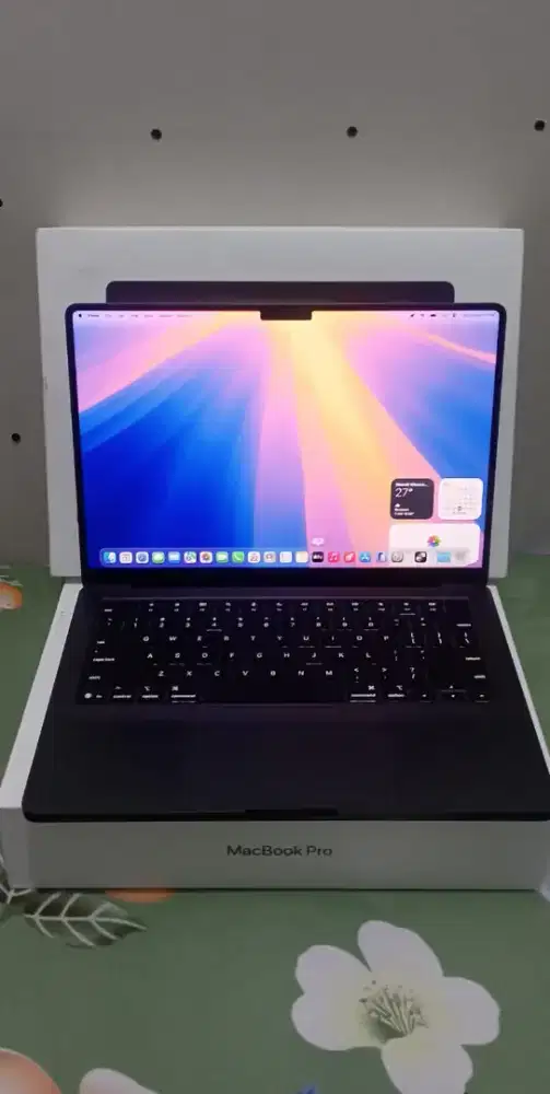 Apple MacBook Pro M5 14-Inch 16GB/512GB.BLACK.GARANSI IBOX 21 Jan 2027