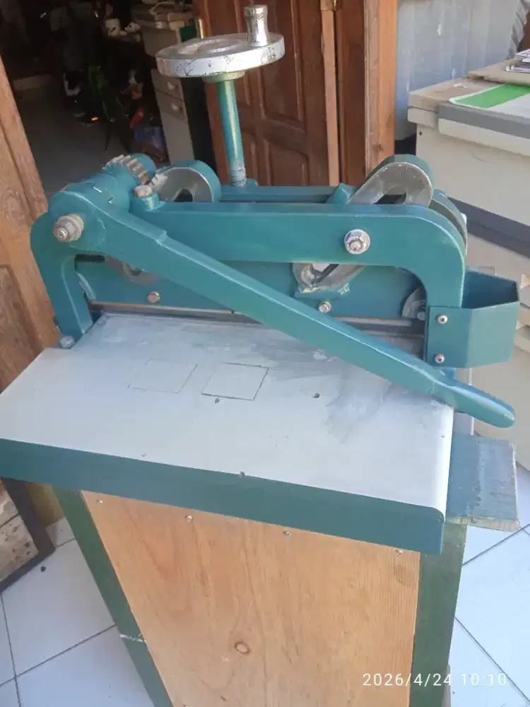 Mesin potong kertas