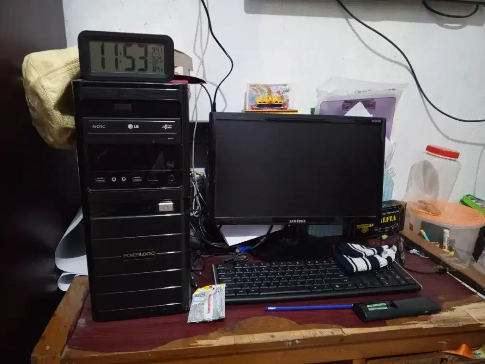 Komputer PC + Monitor