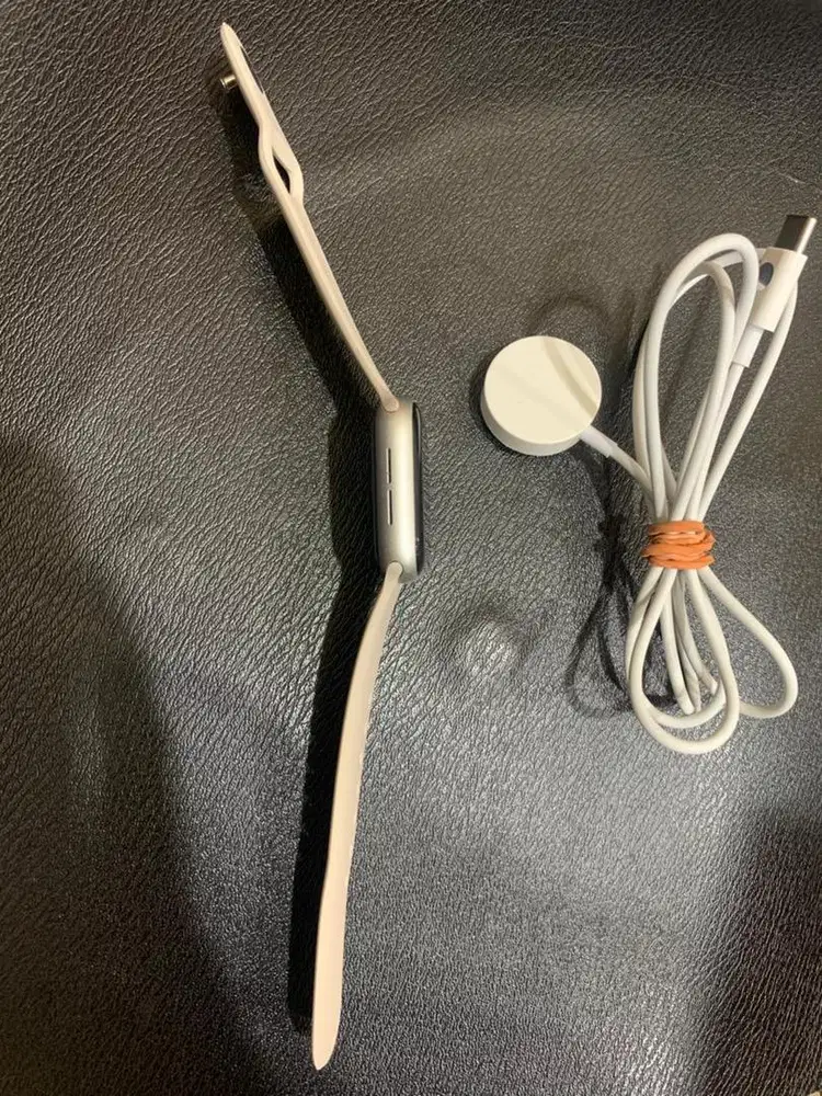 apple watch SE ukuran 40mm mulus