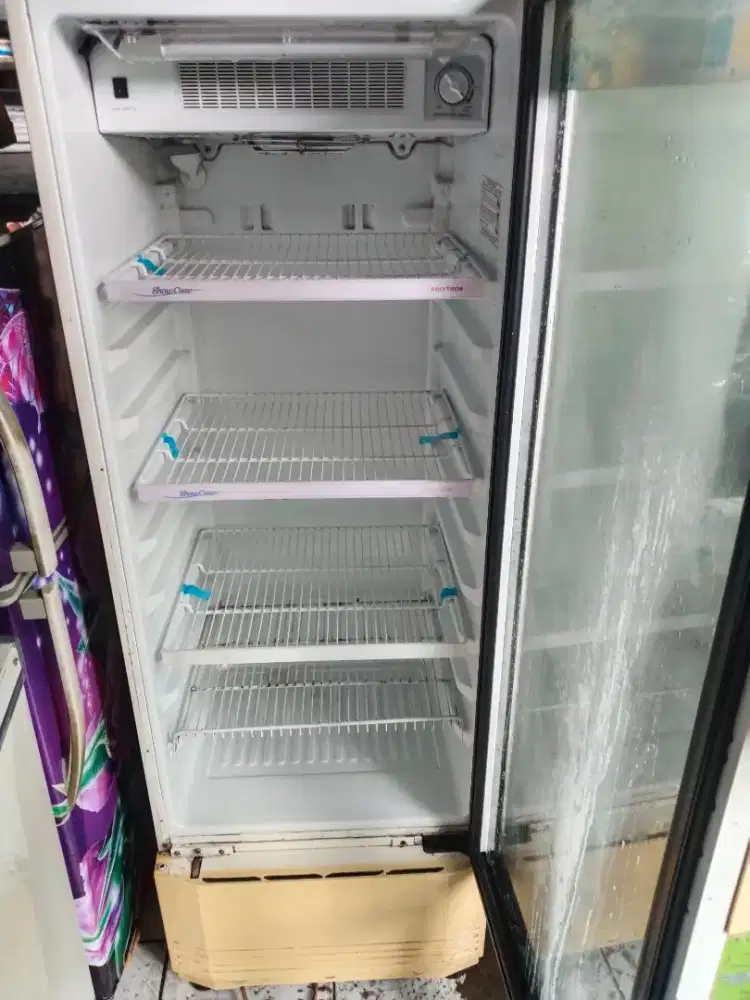 Showcase polytron kondisi orisinil normal dingin siap pakai