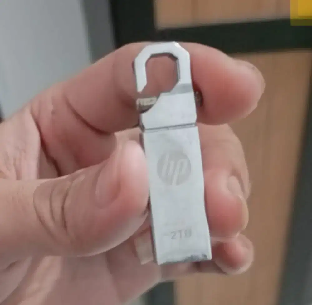 flasdisk 2TB merk hp siap colok aja ke laptop/pc ok