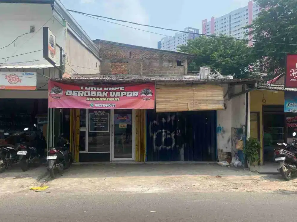 Kios di Haji Teen Rawamangun Jakarta Timur