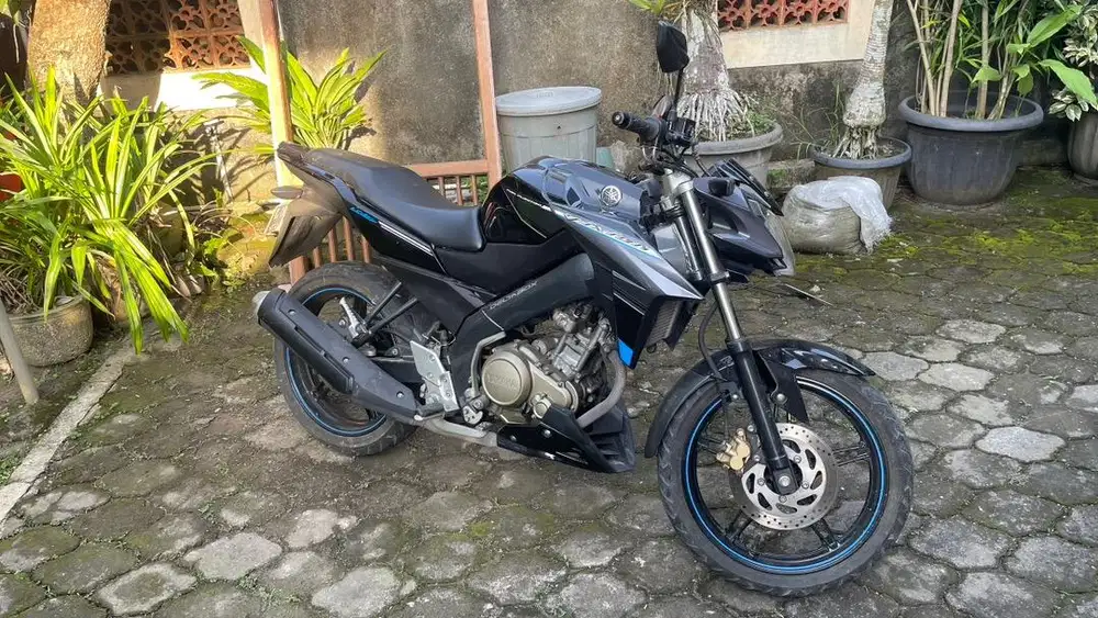 Vixion Lightning 2015