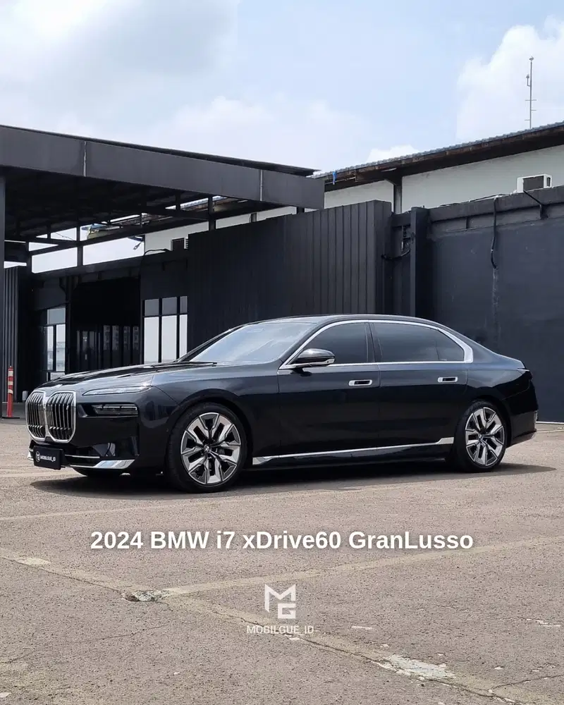 BMW i7 xDrive60 Gran Lusso 2024 Listrik