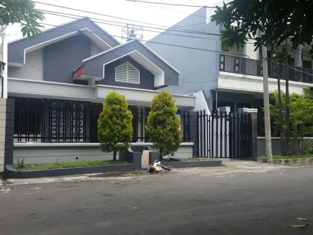Dijual Rumah Siap Huni, Barusan Renov, Dharmahusada Permai, Surabaya